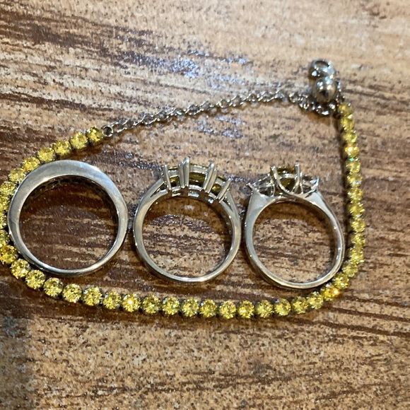 Yellow CZ’s 4 Pieces - Picture 15 of 17